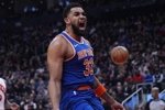 经济型三双！唐斯4中1拿12分11板10助3断1帽 正负值+35
